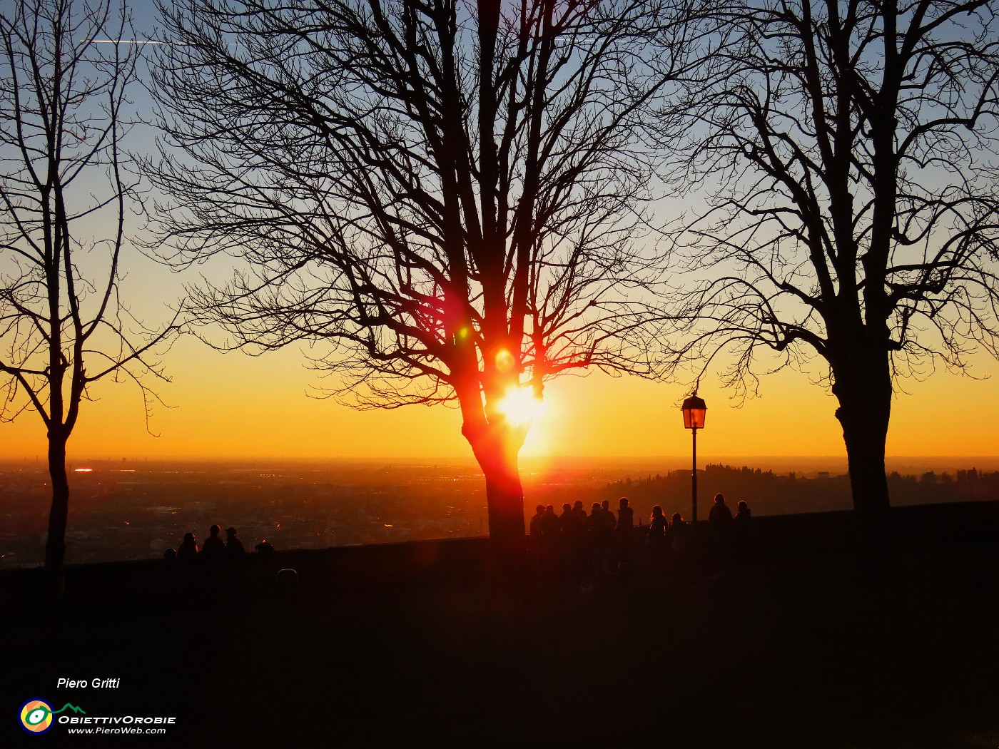 06 Viale delle Mura al tramonto.JPG
